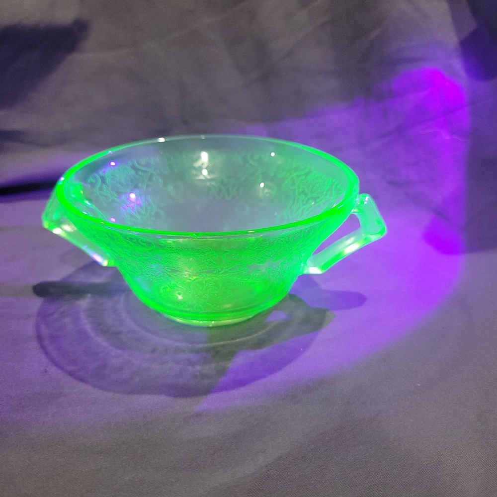 Federal Depression Glass Green Florentine Hazel Atlas Sugar Bowl Uranium